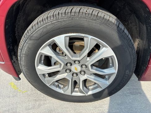 Used 2020 Chevrolet Traverse Premier AWD/4WD image 12