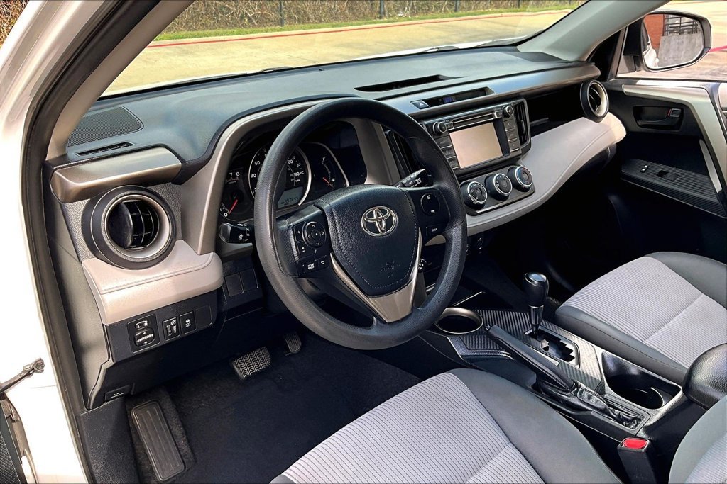 Used 2013 Toyota RAV4 LE FWD image 17