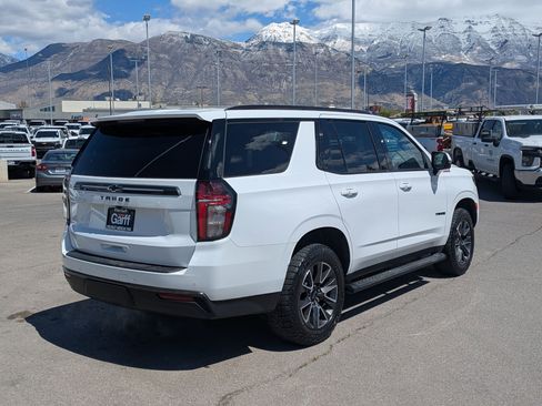Used 2021 Chevrolet Tahoe Z71 w/ Luxury Package AWD/4WD image 3