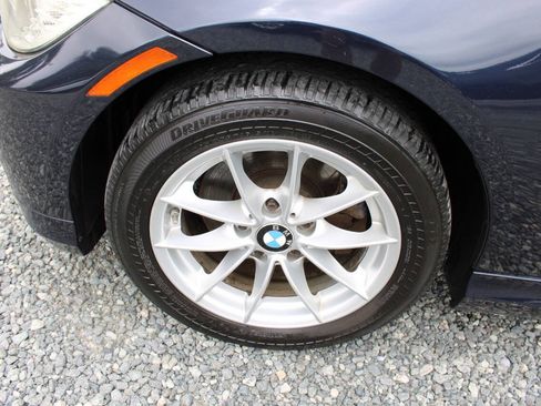 Used 2010 BMW 328i Sedan w/ Premium Pkg RWD image 24
