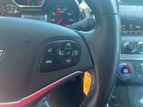 Used 2017 Chevrolet Impala LT FWD image 12