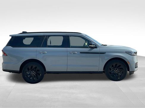 New 2025 Lincoln Navigator Reserve w/ Jet Appearance Package image 6