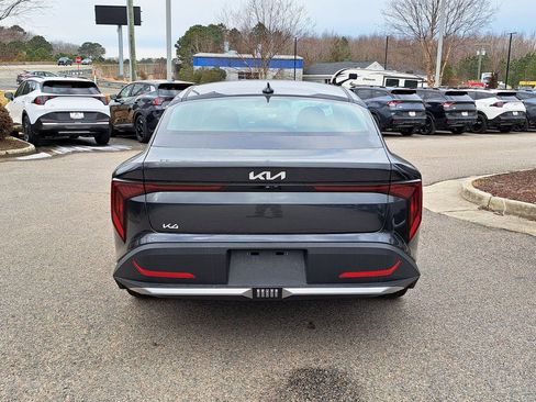 New 2025 Kia K4 LX image 5