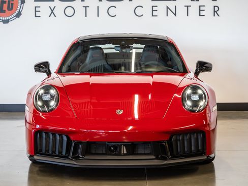 Used 2025 Porsche 911 Carrera GTS RWD image 3
