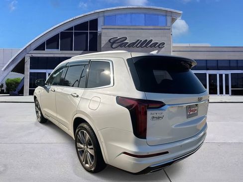 Used 2023 Cadillac XT6 Premium Luxury w/ Technology Package FWD image 6