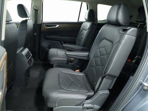 New 2026 Volkswagen Atlas SE FWD image 33