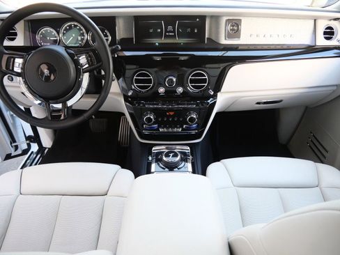Certified 2018 Rolls-Royce Phantom Sedan image 4