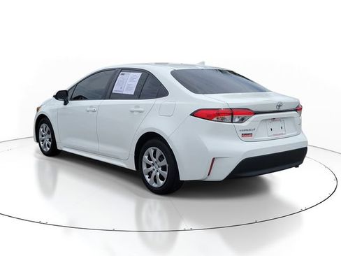 Used 2023 Toyota Corolla LE FWD image 3