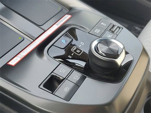 New 2026 Subaru Solterra Limited image 32