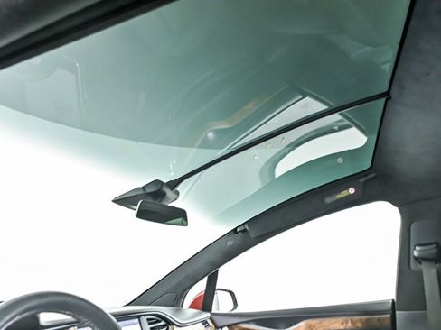 Used 2018 Tesla Model X 100D image 18