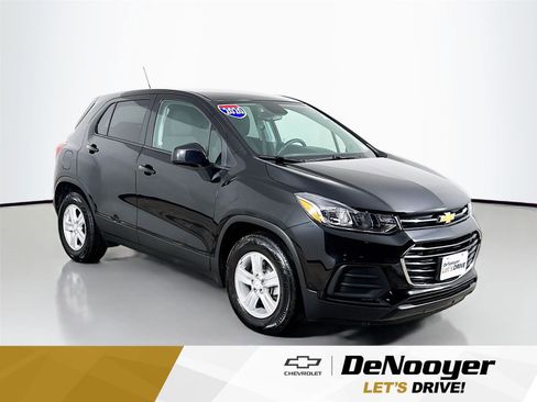 Used 2020 Chevrolet Trax LS w/ Tint and Cruise Package image 1