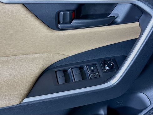 Certified 2025 Toyota RAV4 LE AWD/4WD image 14