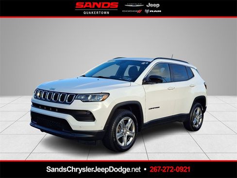 Used 2023 Jeep Compass Latitude w/ Sun and Sound Group image 1