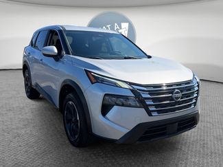 Used 2024 Nissan Rogue SV AWD/4WD video 1