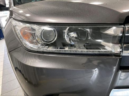 Used 2018 Toyota Highlander Limited image 34