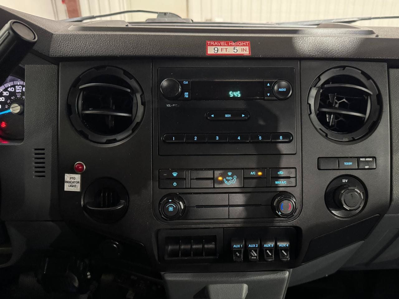 Used 2012 Ford F550 Luxury w/ Snow Plow Prep Pkg RWD image 17