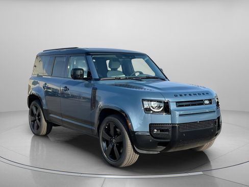 Certified 2025 Land Rover Defender 110 X-Dynamic SE image 6