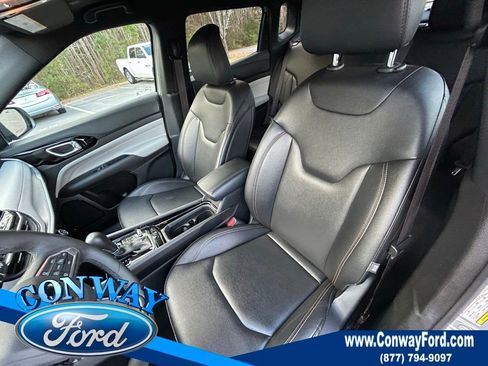 Used 2024 Jeep Compass Limited image 29