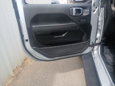 Used 2023 Jeep Wrangler Unlimited Sahara AWD/4WD image 40