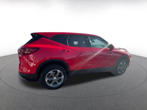Used 2025 Chevrolet Blazer LT FWD image 12