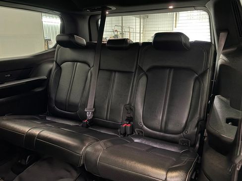 Used 2023 Jeep Wagoneer Series III w/ Premium Group I AWD/4WD image 20