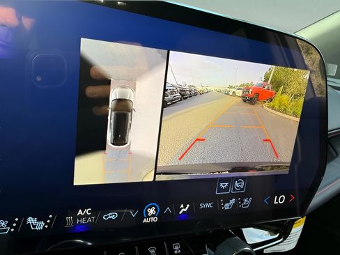 New 2025 Chevrolet Blazer EV RS image 13