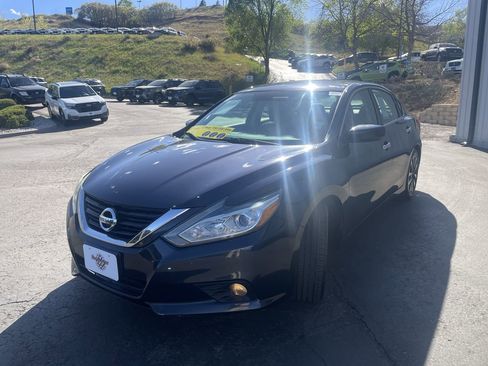 Used 2018 Nissan Altima 2.5 SV image 3