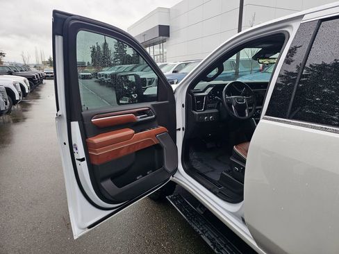 Used 2025 GMC Sierra 2500 Denali Ultimate image 22