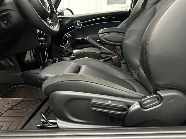 Used 2024 MINI Cooper 2-Door Hardtop FWD image 18