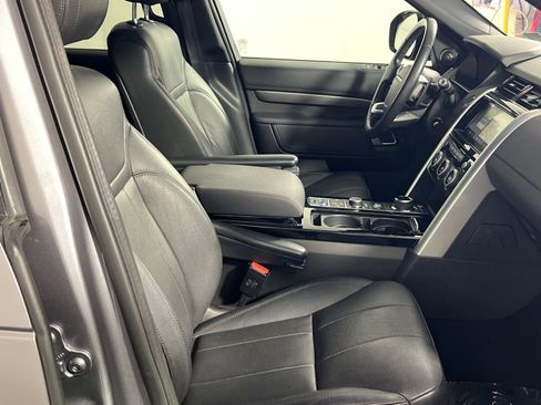 Used 2020 Land Rover Discovery HSE image 28