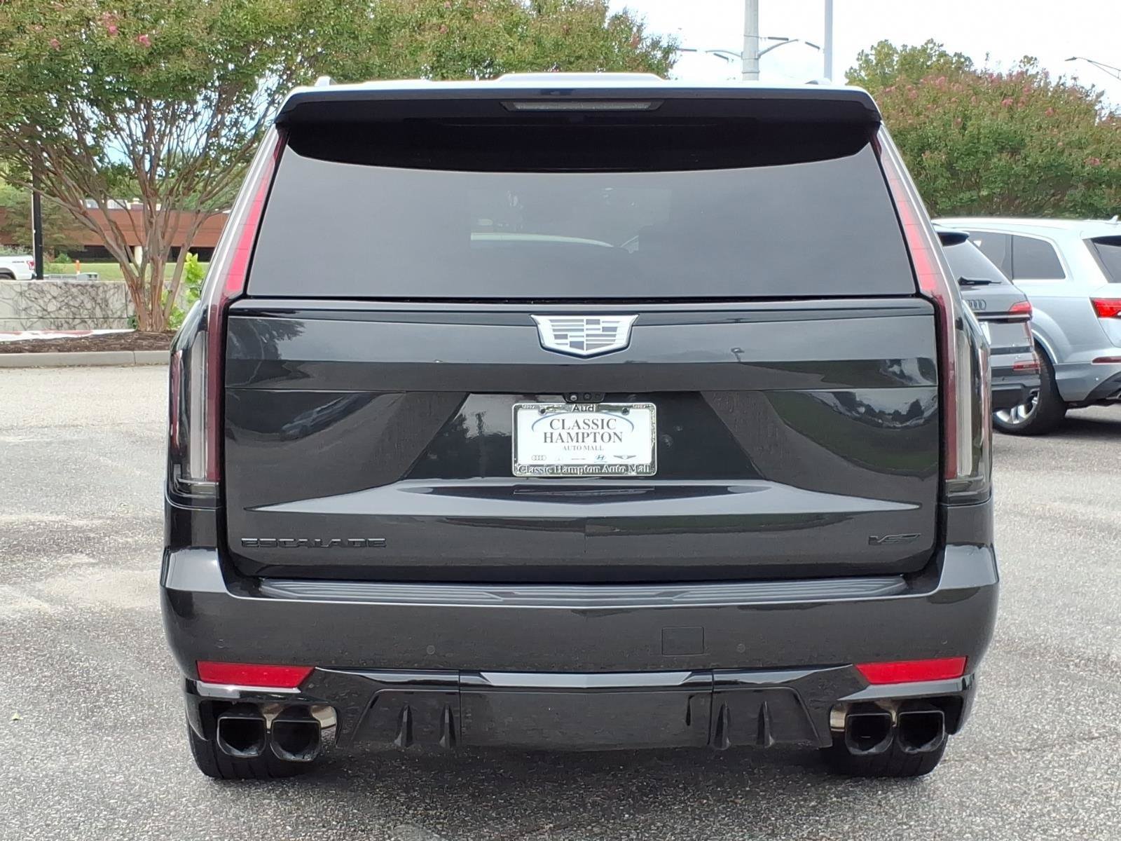 Used 2024 Cadillac Escalade ESV V w/ LPO, ONYX Package AWD/4WD image 9