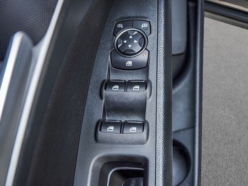 Used 2020 Ford Fusion SE FWD image 32