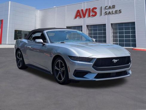 Used 2025 Ford Mustang Premium RWD image 3