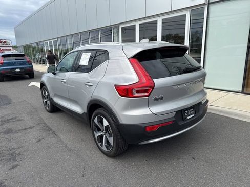 Certified 2025 Volvo XC40 B5 Plus AWD/4WD image 3