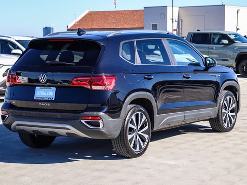 Used 2023 Volkswagen Taos SE w/ Panoramic Sunroof Package image 4