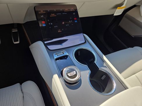 New 2026 Cadillac Vistiq Sport w/ LPO, Floor Liner Package image 22