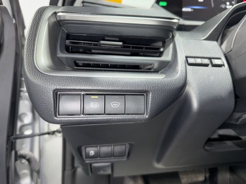 Used 2024 Toyota Prius LE image 27