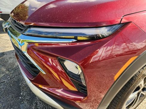 Used 2025 Chevrolet TrailBlazer LT FWD image 5