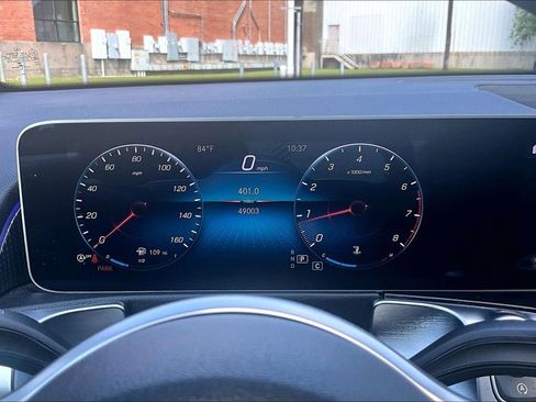 Used 2021 Mercedes-Benz GLB 250 4MATIC image 31