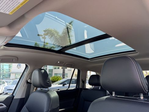 Used 2023 Volkswagen Atlas SE w/ Panoramic Sunroof Package FWD image 30