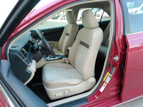 Used 2012 Toyota Camry LE FWD image 13