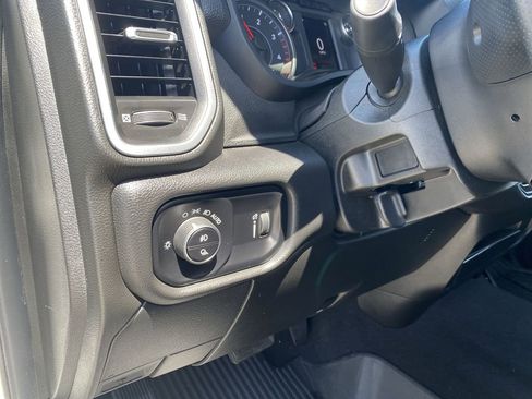 Used 2025 RAM 2500 Big Horn w/ Bed Convenience Group RWD image 17