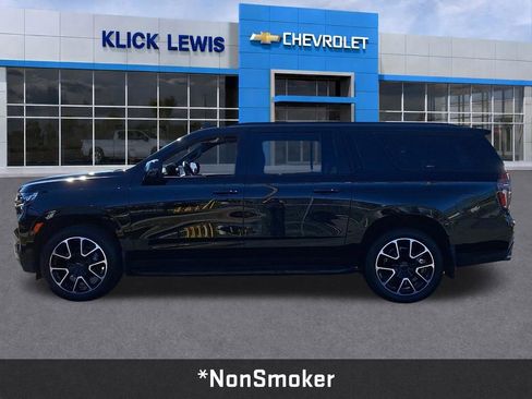 Used 2023 Chevrolet Suburban RST w/ Sport Performance Package image 4