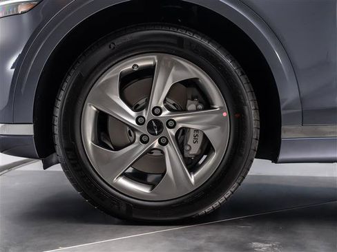 New 2026 Genesis GV70 2.5T Select AWD/4WD image 13