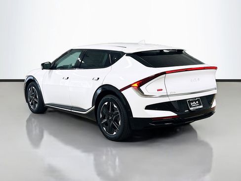 New 2025 Kia EV6 Wind RWD image 5