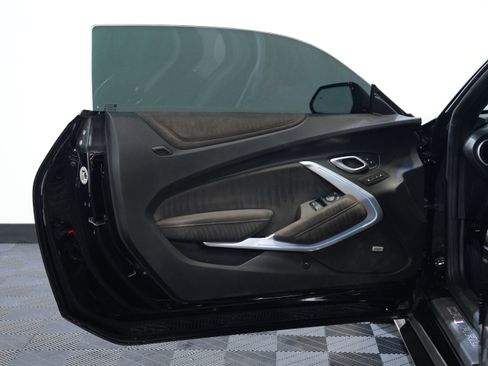 Used 2018 Chevrolet Camaro ZL1 RWD image 22