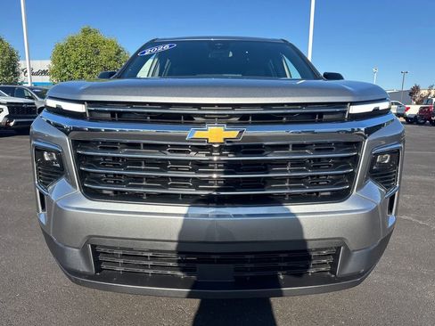 New 2026 Chevrolet Traverse LT w/ LPO, Floor Liner Package FWD image 9