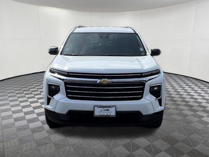 Used 2025 Chevrolet Traverse LT