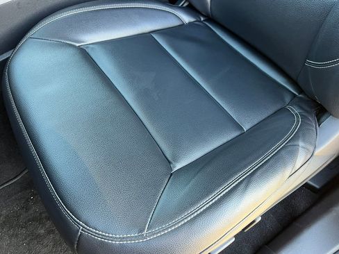 Used 2020 Ford Explorer XLT w/ Equipment Group 202A image 13