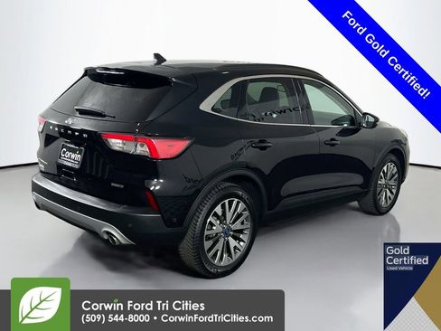 Used 2020 Ford Escape Titanium image 16